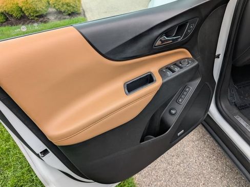 Used 2018 Chevrolet Equinox Premier FWD image 21