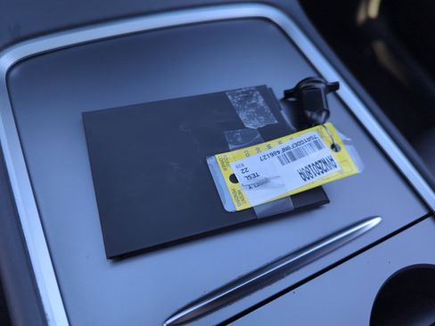 Used 2022 Tesla Model Y Performance image 26