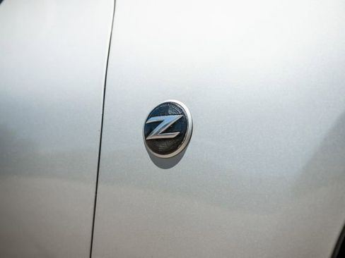 Used 2009 Nissan 370Z Touring w/ Sport Pkg image 23