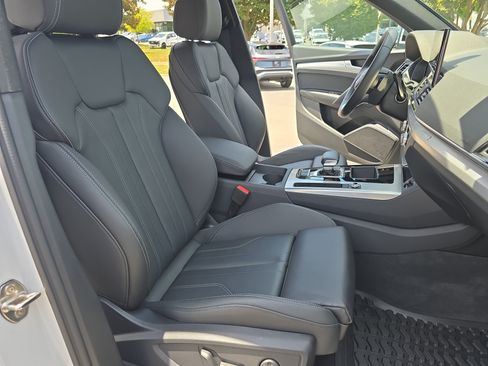 Certified 2025 Audi Q5 2.0T Premium w/ Convenience Plus Package AWD/4WD image 10