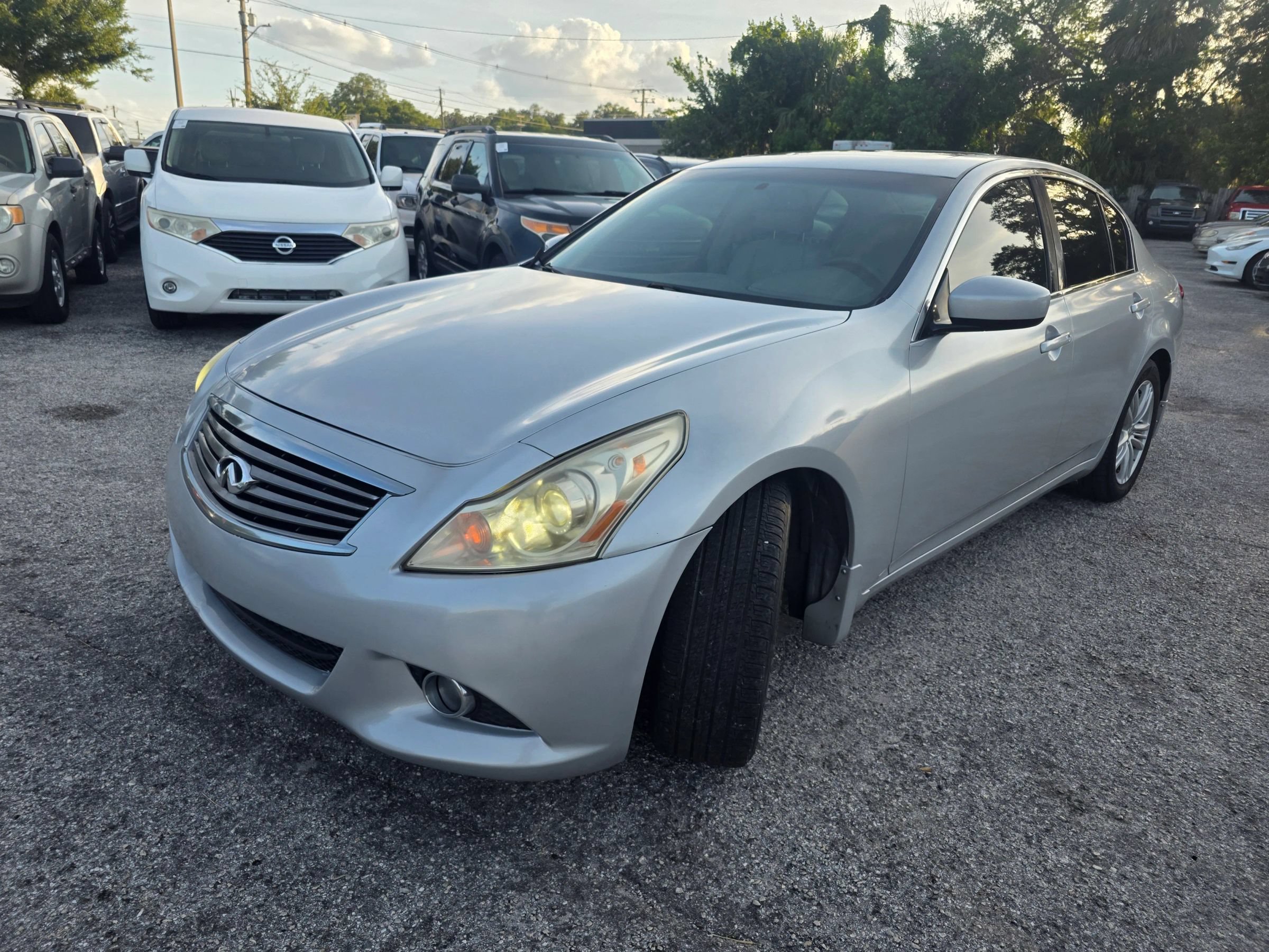 Used 2011 INFINITI G37 Journey w/ Premium Pkg RWD image 3