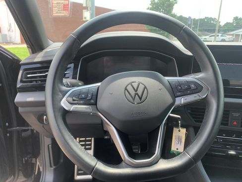 Used 2025 Volkswagen Jetta Sport FWD image 27
