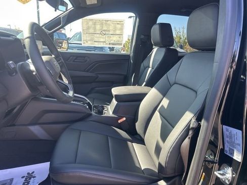 New 2025 Chevrolet Colorado Trail Boss w/ Midnight Edition image 12