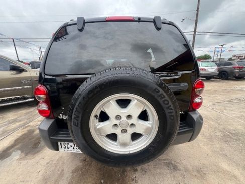 Used 2006 Jeep Liberty Sport RWD image 6