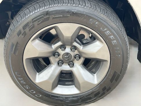 Used 2020 RAM 1500 Laramie AWD/4WD image 32