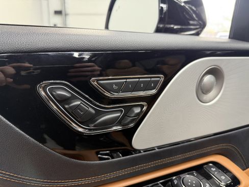 Used 2023 Lincoln Aviator Reserve w/ Equipment Group 201A AWD/4WD image 15