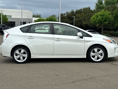 Used 2012 Toyota Prius Five image 3