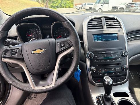 Used 2015 Chevrolet Malibu LS FWD image 14