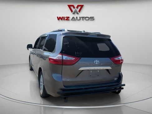 Used 2017 Toyota Sienna Limited Premium AWD/4WD image 3