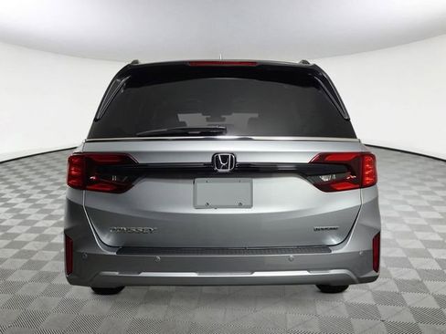 New 2026 Honda Odyssey Touring image 5