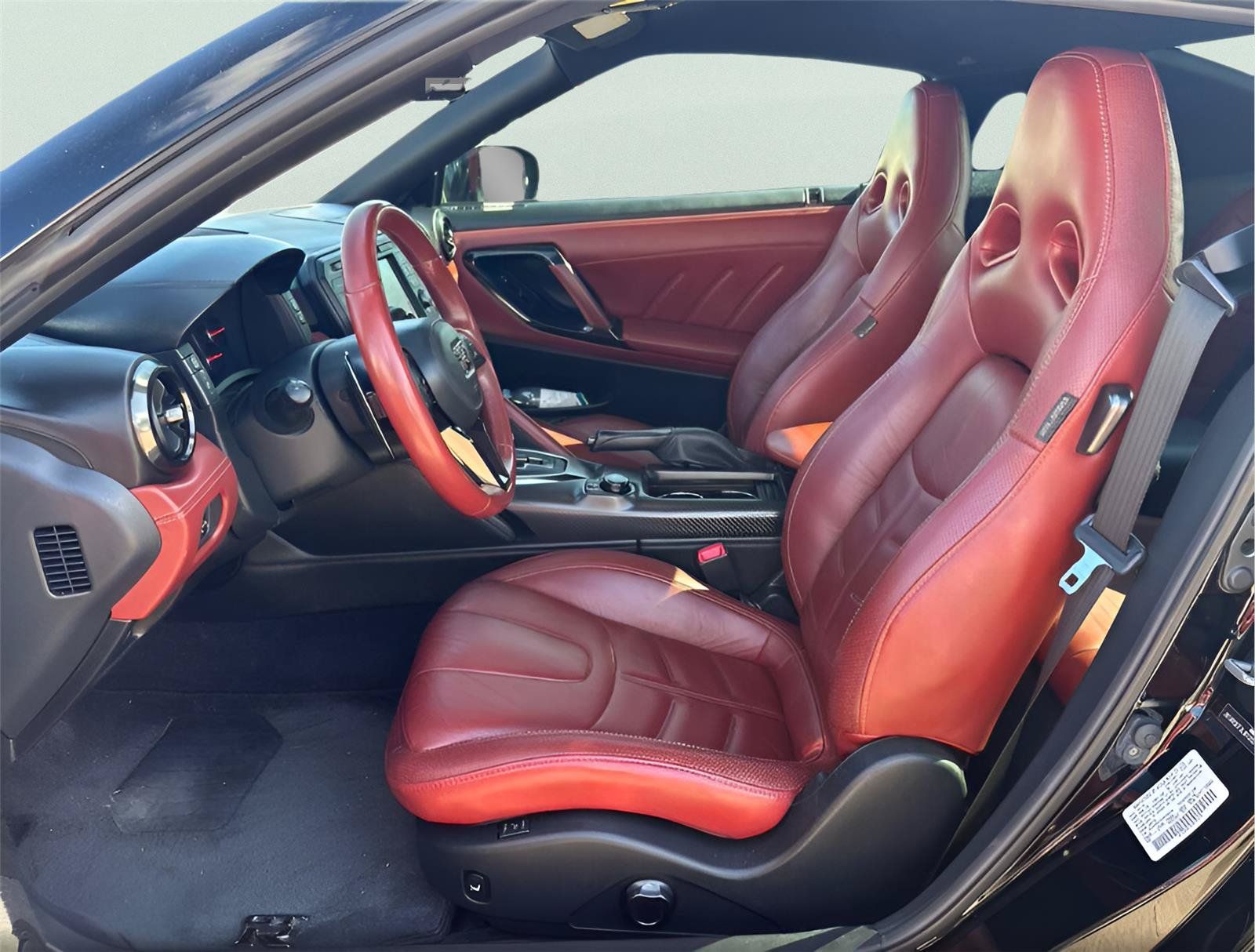 Used 2020 Nissan GT-R Premium w/ Premium Interior Package AWD/4WD image 12