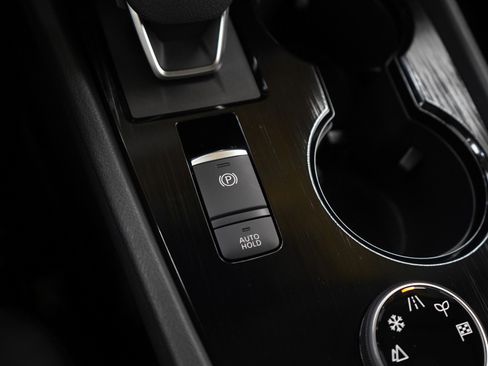 Used 2023 Nissan Rogue SV w/ SV Premium B Package image 24