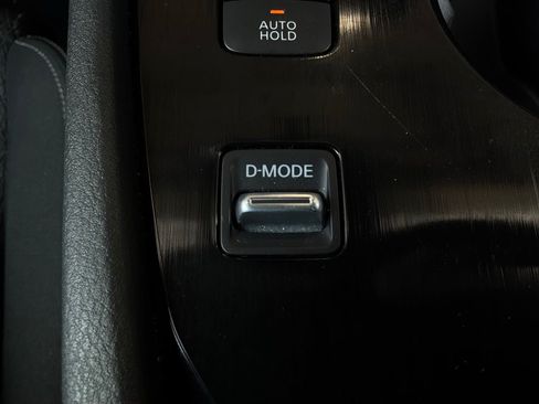 Used 2025 Nissan Rogue SV FWD image 25