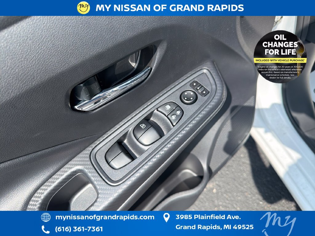 Used 2025 Nissan Versa SV w/ Trunk Package FWD image 12
