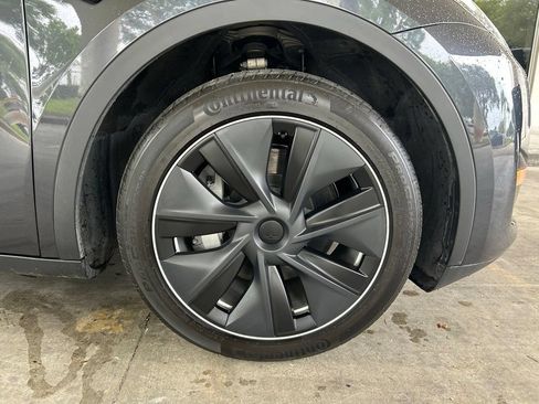 Used 2024 Tesla Model Y Long Range RWD image 20