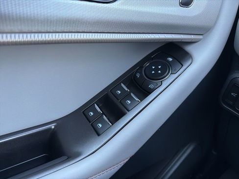 New 2026 Ford Explorer Active w/ Active Comfort Package image 25