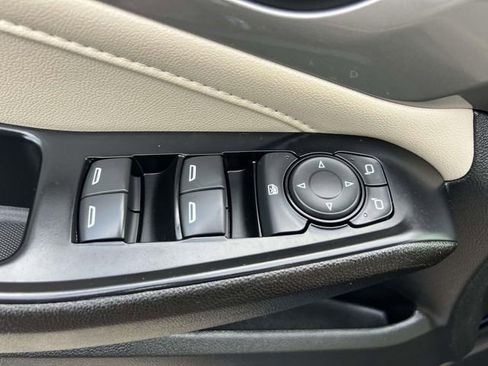 Certified 2023 Chevrolet Traverse LS FWD image 17