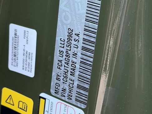 Used 2023 Jeep Gladiator Sport image 29