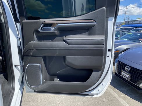 Used 2022 Chevrolet Silverado 1500 LT Trail Boss w/ LT Trail Boss Premium Package AWD/4WD image 24