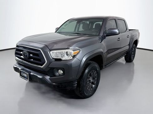 Used 2021 Toyota Tacoma SR5 w/ SR5 Appearance Package (SM) RWD image 3