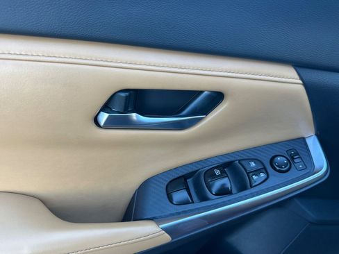 Used 2020 Nissan Sentra SV w/ SV Premium Package image 12