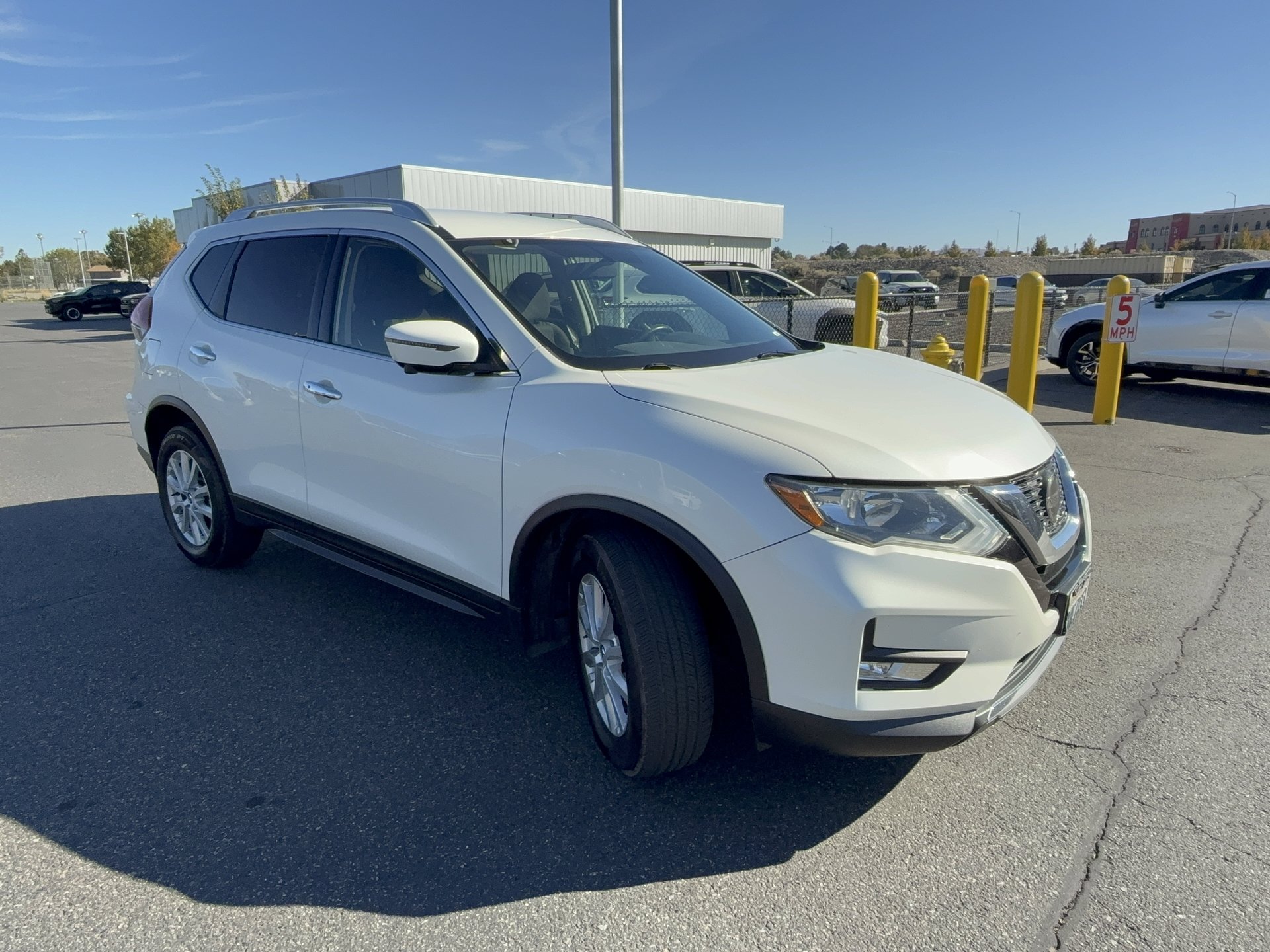 Used 2018 Nissan Rogue SV w/ Premium Package AWD/4WD image 7