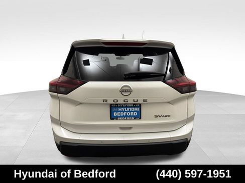 Used 2024 Nissan Rogue SV AWD/4WD image 6
