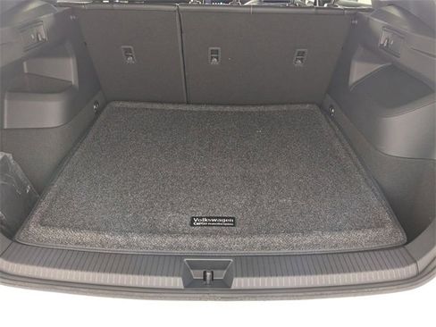 Used 2026 Volkswagen Tiguan SE R-Line image 31