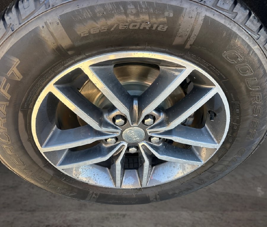 Used 2018 Jeep Grand Cherokee Limited w/ Trailer Tow Group IV AWD/4WD image 16