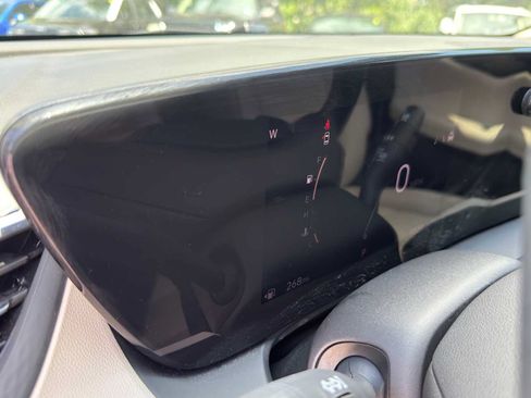 Used 2025 Buick Encore GX Avenir w/ Avenir Technology Package FWD image 23