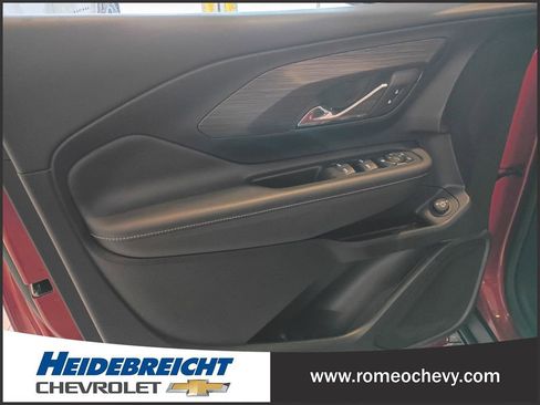 Used 2023 GMC Terrain SLE w/ Driver Convenience Package image 12