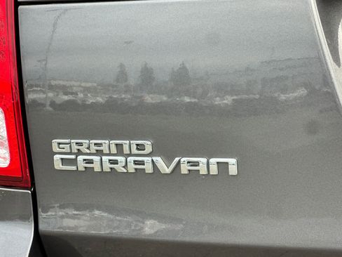 Used 2017 Dodge Grand Caravan SE w/ Power Window Group image 32