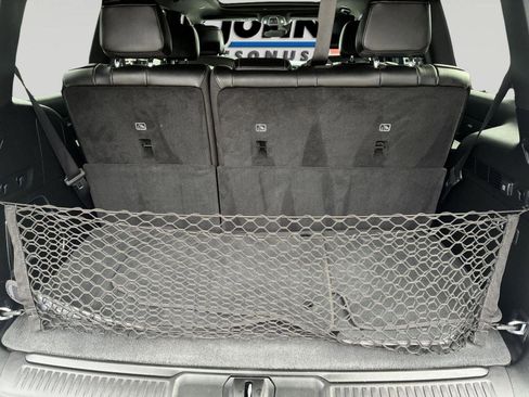 Used 2022 Jeep Wagoneer Series II AWD/4WD image 12