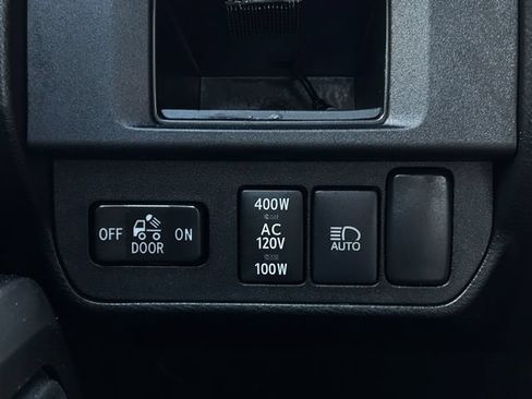 Used 2019 Toyota Tacoma TRD Off-Road AWD/4WD image 23