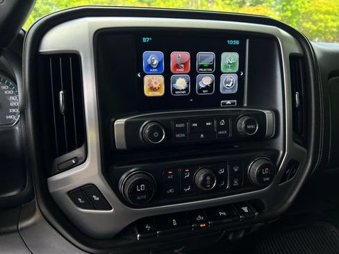 Used 2018 GMC Sierra 2500 SLT w/ Duramax Plus Package AWD/4WD image 34