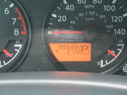 Used 2010 Nissan Xterra S image 19