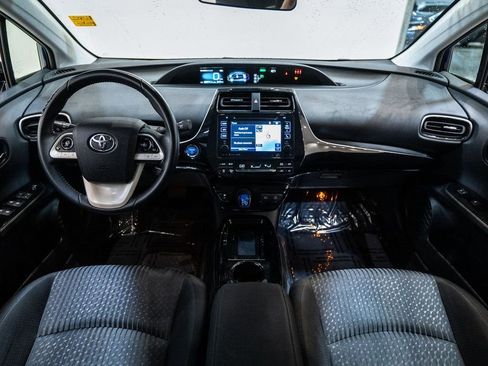 Used 2017 Toyota Prius Three image 11