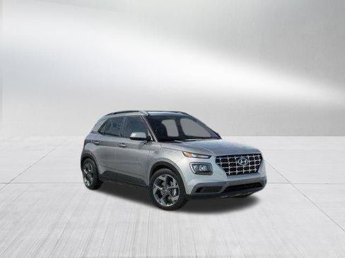 New 2026 Hyundai Venue SEL FWD image 2
