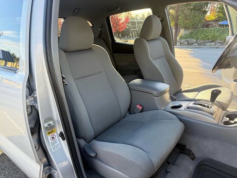 Used 2010 Toyota Tacoma 4x4 Double Cab image 12