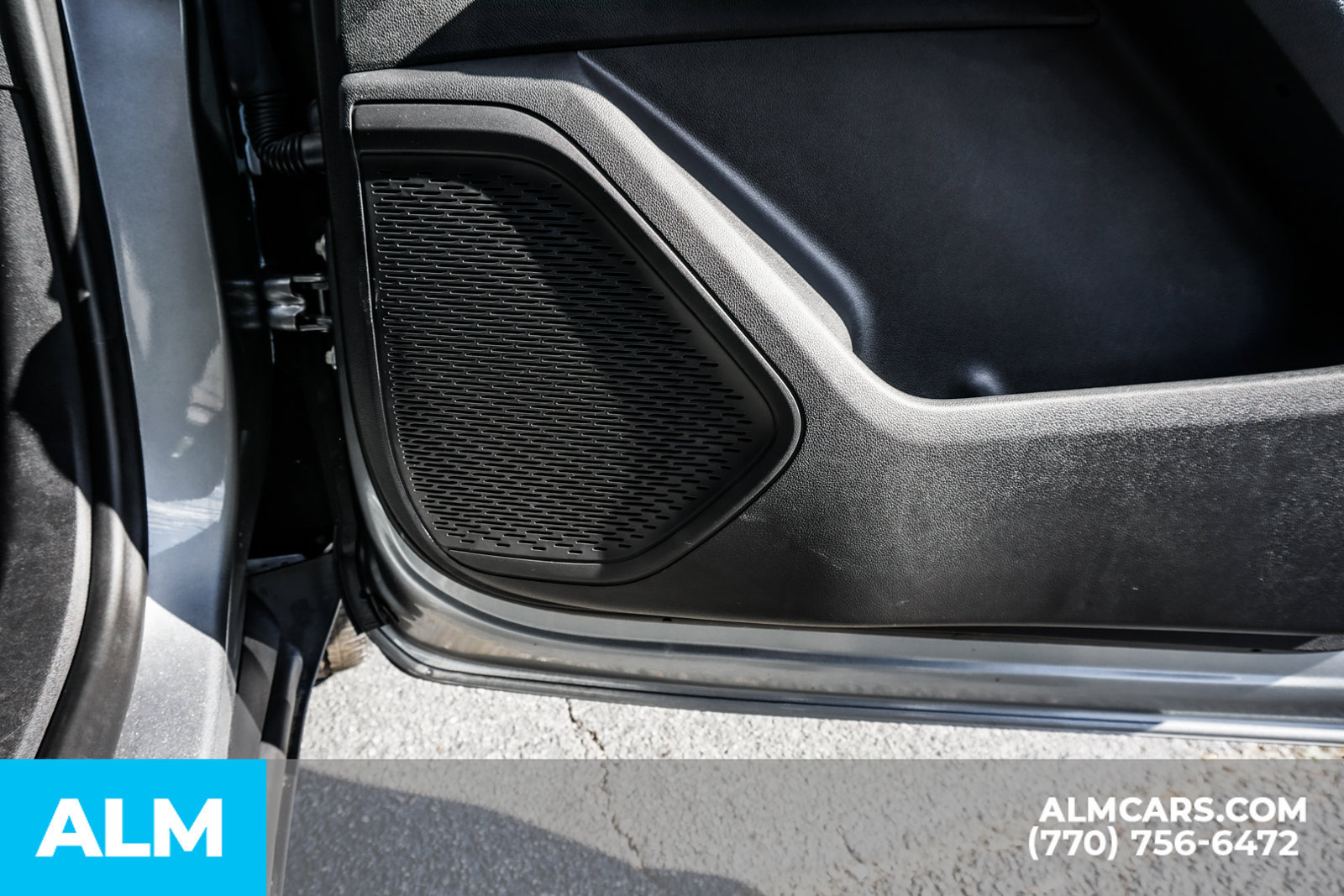 Used 2025 Chevrolet Traverse LT w/ LPO, Floor Liner Package FWD image 46