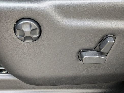 Used 2021 Jeep Grand Cherokee Laredo X image 21