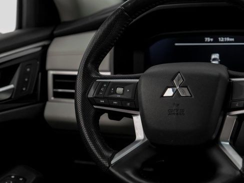 Used 2023 Mitsubishi Outlander SEL Black Edition image 15