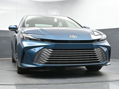 Used 2025 Toyota Camry XLE w/ Premium Plus Package image 20