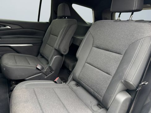 Used 2024 Chevrolet Traverse LT image 15