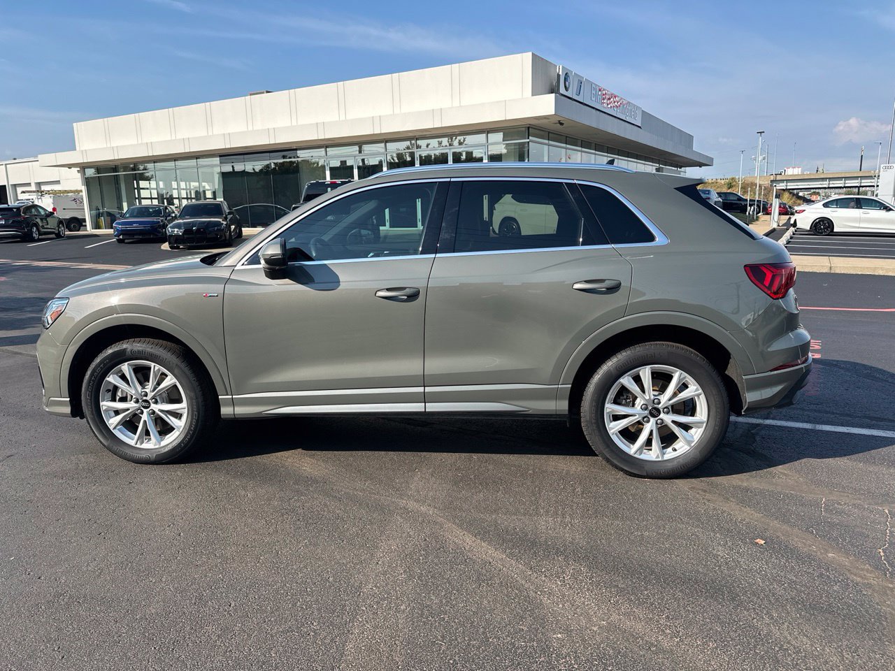 Certified 2025 Audi Q3 2.0T Premium w/ Convenience Package AWD/4WD image 6