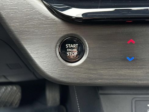 Certified 2025 Nissan Murano SV image 19