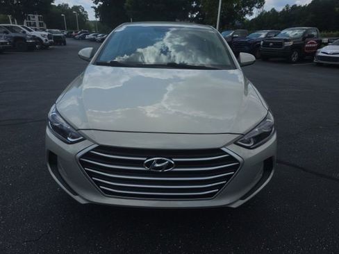 Used 2018 Hyundai Elantra SEL FWD image 2