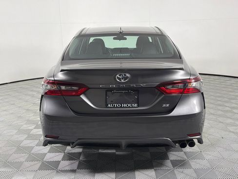 Used 2021 Toyota Camry SE FWD image 6