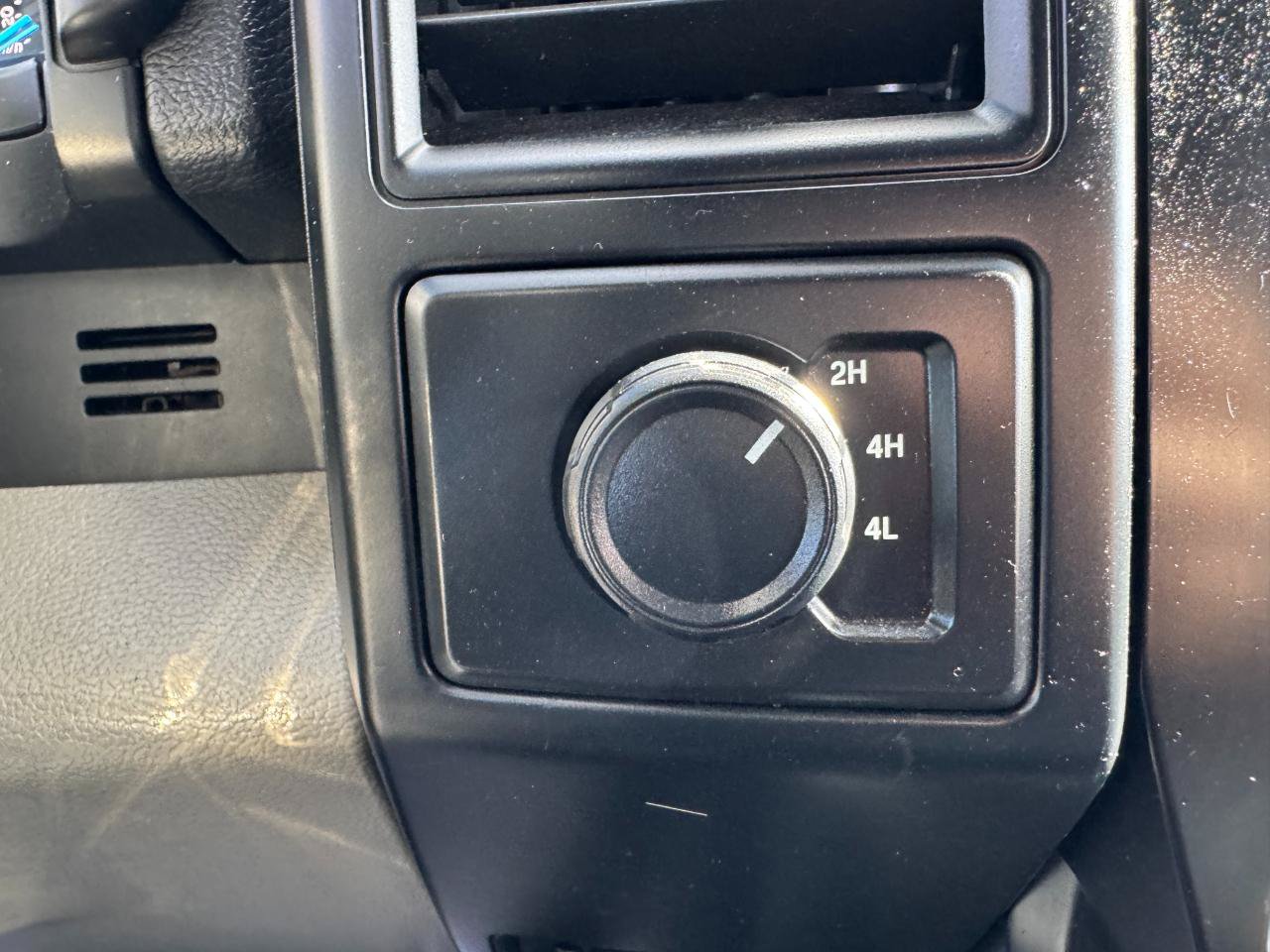 Used 2018 Ford F150 XLT AWD/4WD image 40