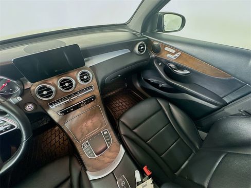 Used 2021 Mercedes-Benz GLC 300 GLC 300 w/ Premium Package image 11